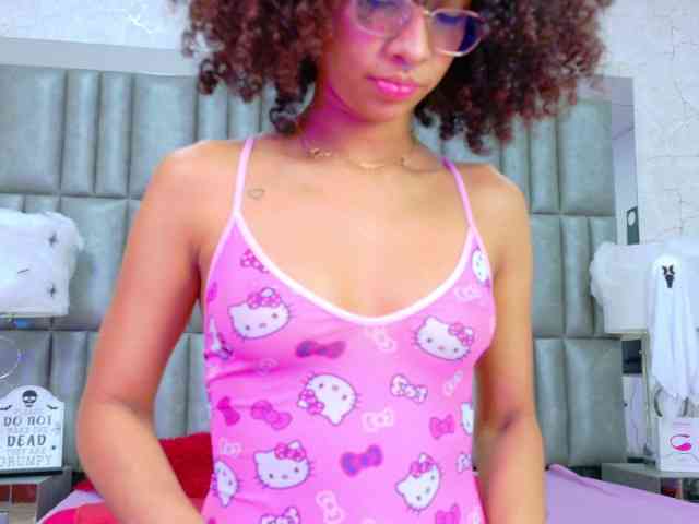 CamileJohnston webcam