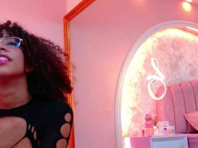 CamileJohnston webcam