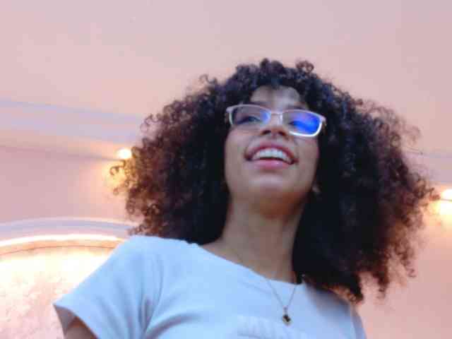CamileJohnston webcam