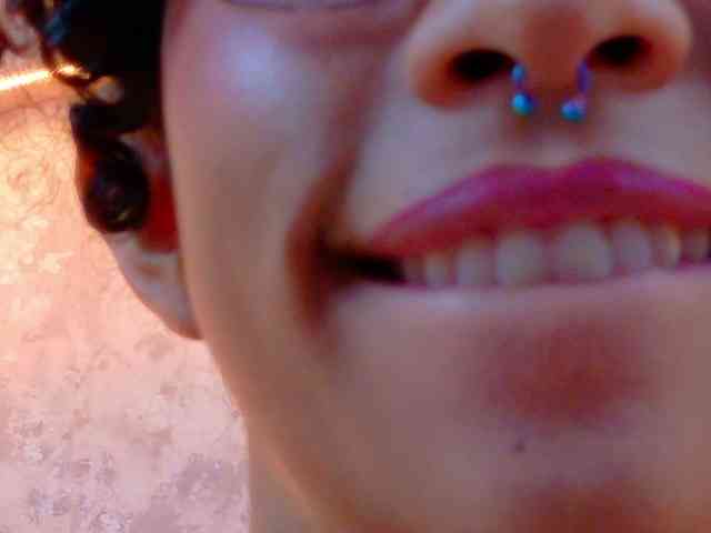 CamileJohnston webcam