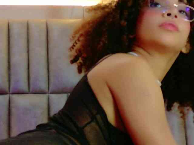 CamileJohnston webcam