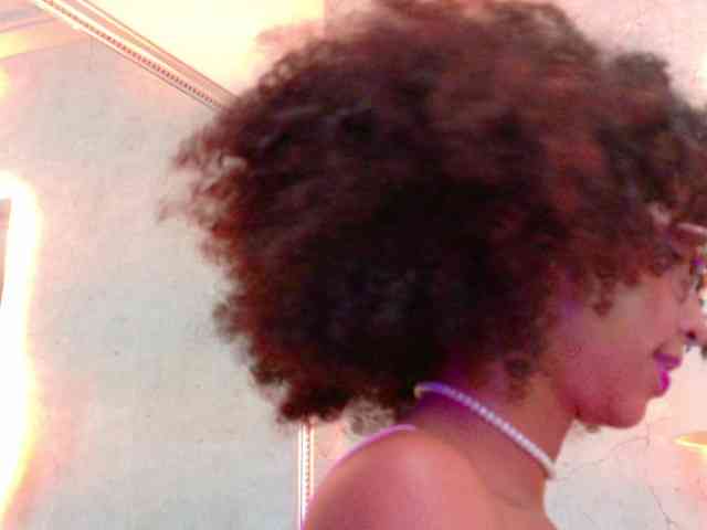 CamileJohnston webcam