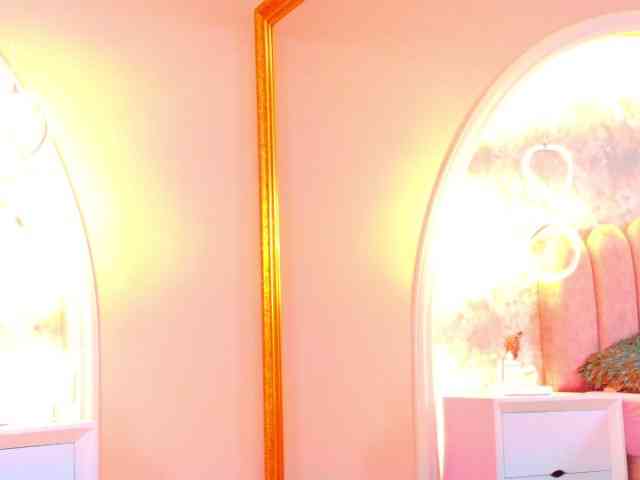 CamileJohnston webcam