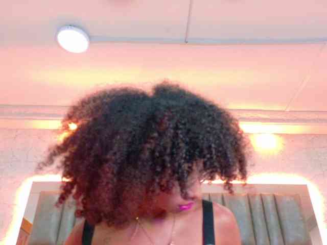 CamileJohnston webcam