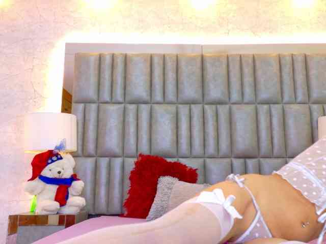 CamileJohnston webcam