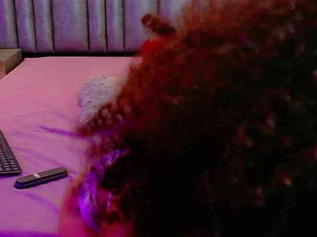 CamileJohnston webcam