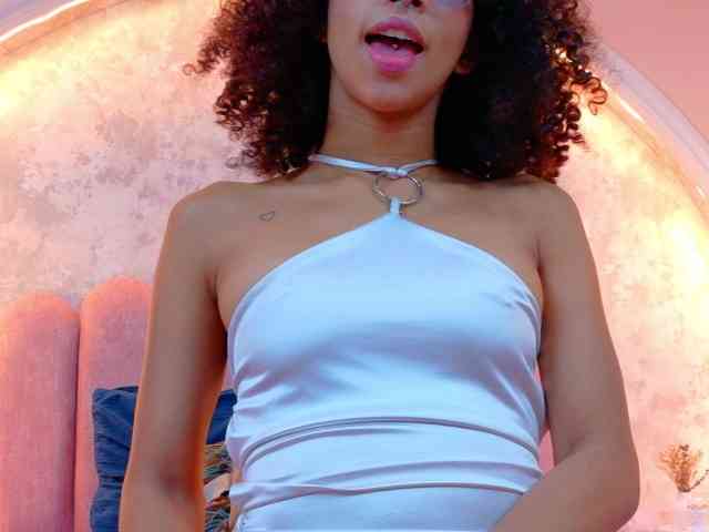 CamileJohnston webcam