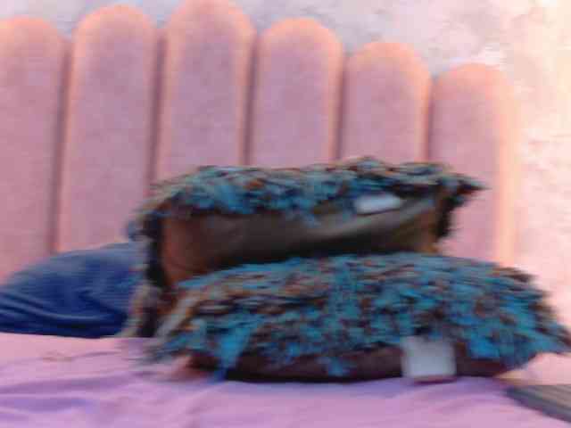 CamileJohnston webcam