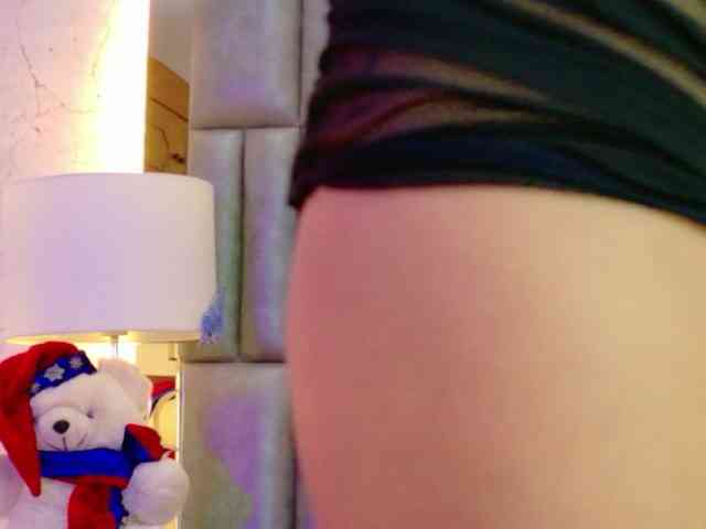 CamileJohnston webcam