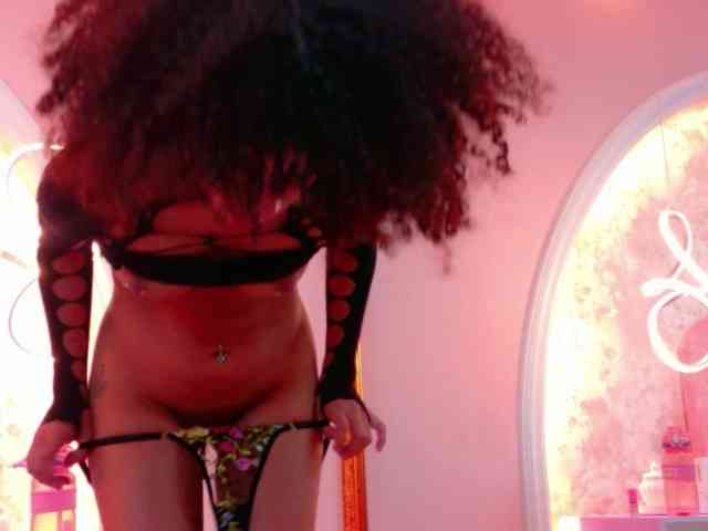 CamileJohnston webcam