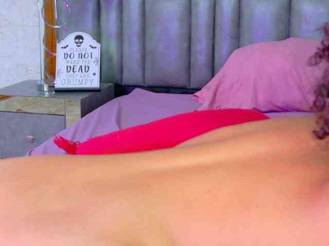 CamileJohnston webcam