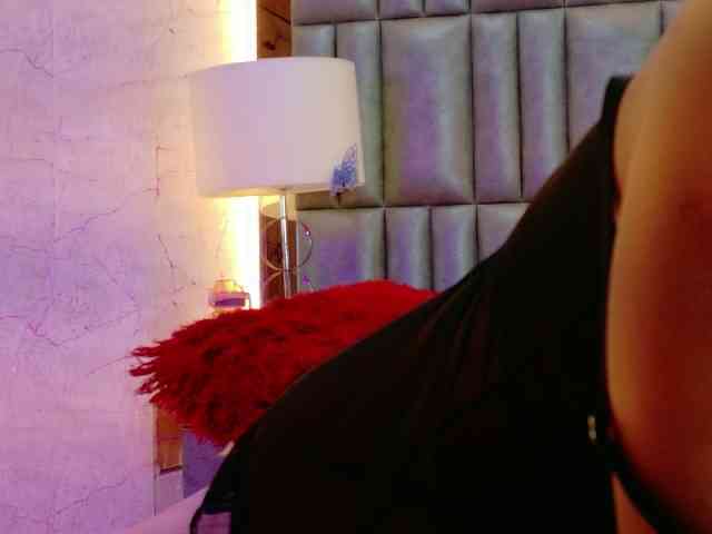 CamileJohnston webcam