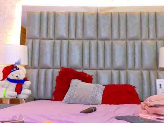 CamileJohnston webcam