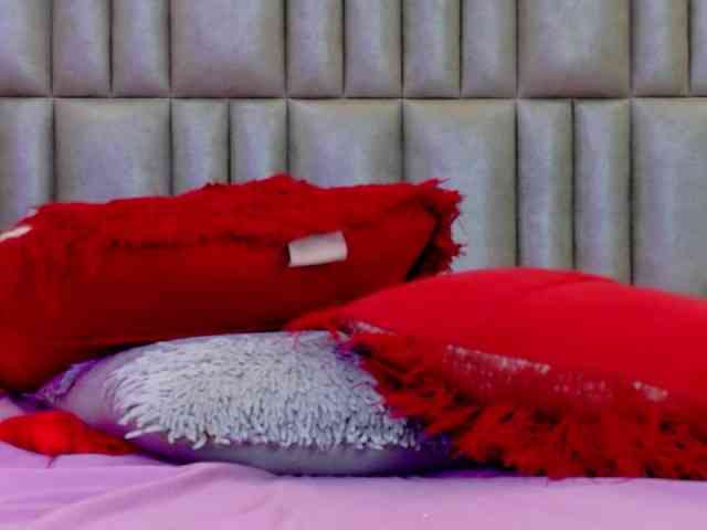 CamileJohnston webcam