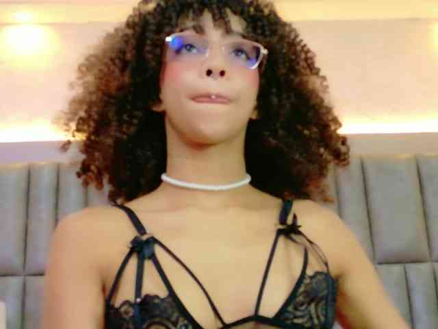 CamileJohnston webcam