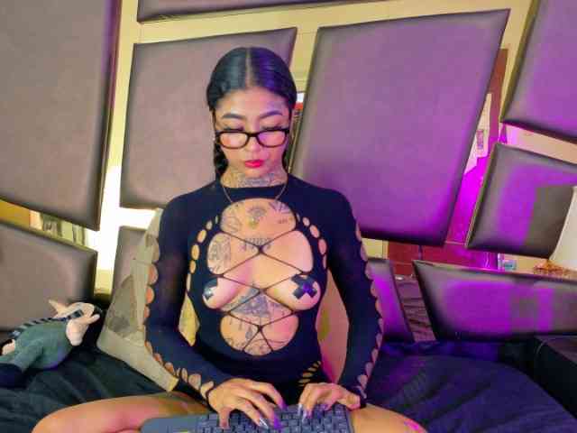 EmilieeLake webcam