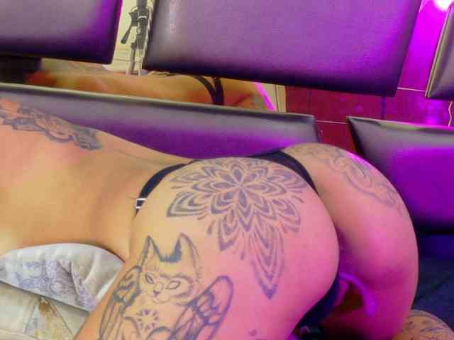 EmilieeLake webcam