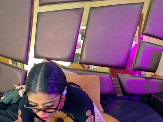EmilieeLake webcam