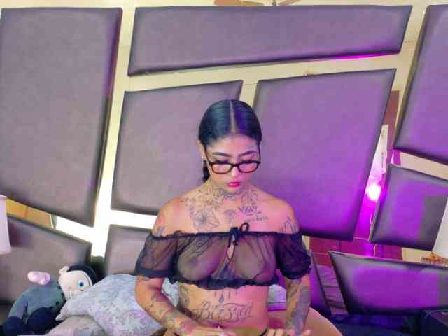 EmilieeLake webcam