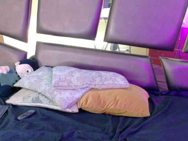 EmilieeLake webcam