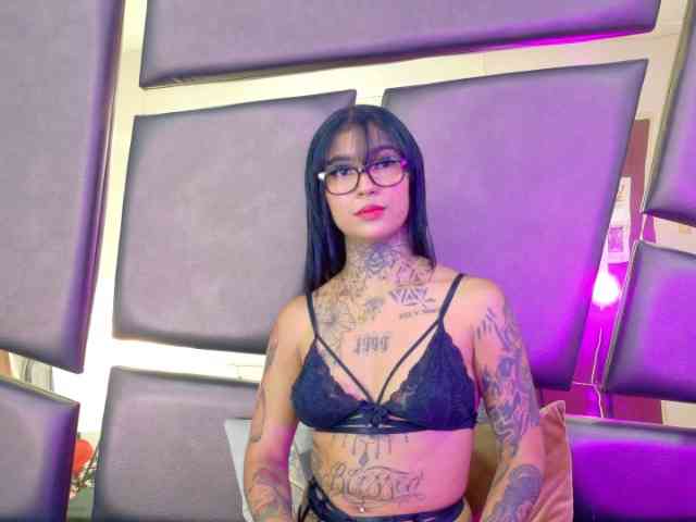 EmilieeLake webcam