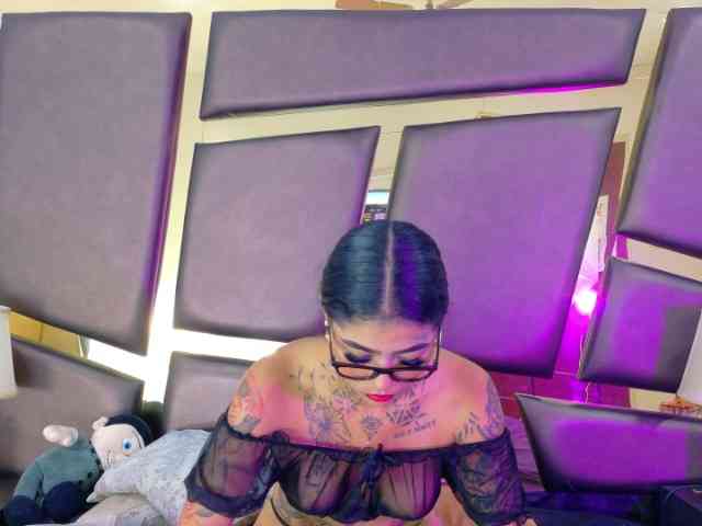 EmilieeLake webcam