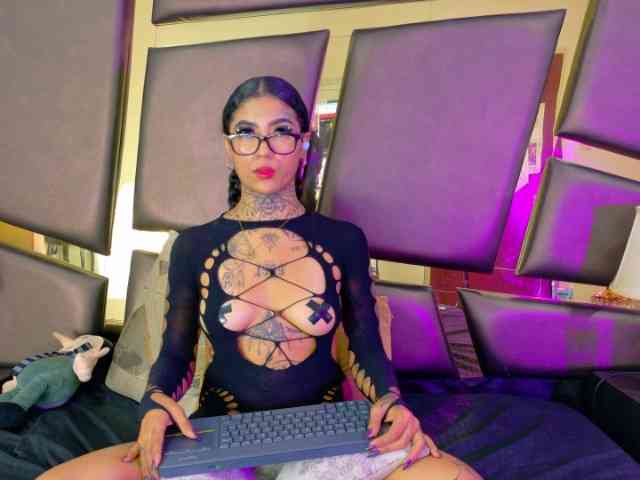EmilieeLake webcam