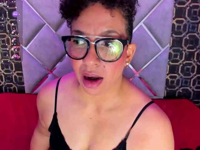 SkylerMoon webcam