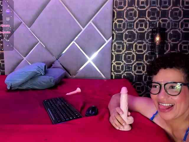 SkylerMoon webcam