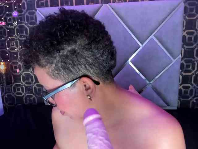 SkylerMoon webcam