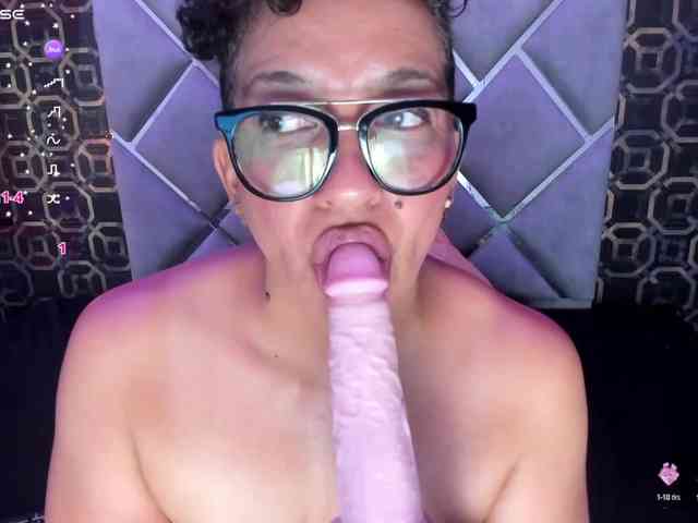 SkylerMoon webcam