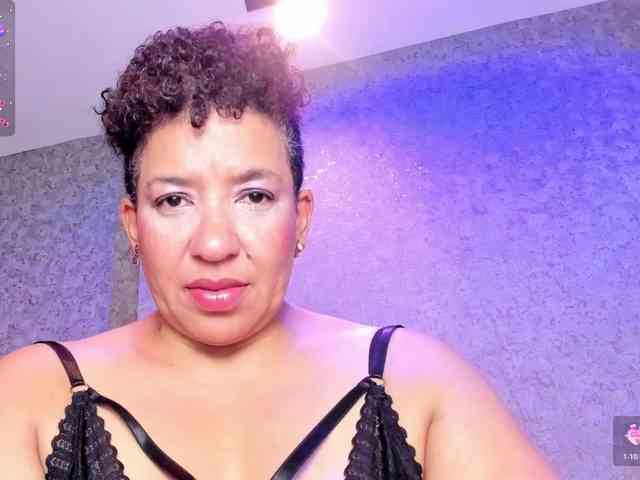 SkylerMoon webcam