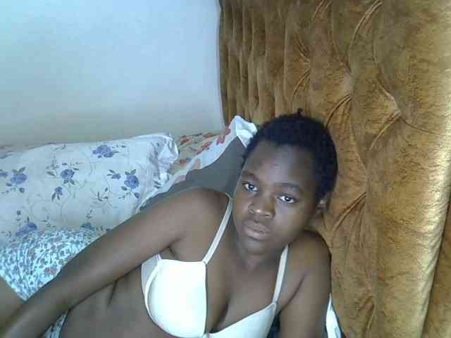 L-isa Live Webcam on BongaCams