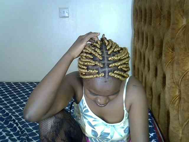 L-isa Live Webcam on BongaCams