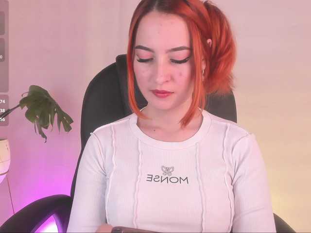 Lilly-pearr webcam bongacams model stream image