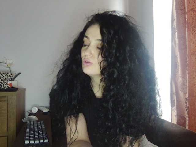 JadeLure's BongaCams show and profile