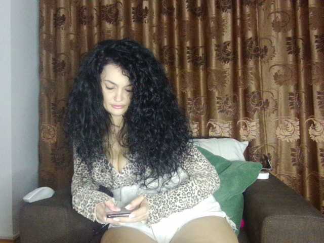 JadeLure webcam bongacams model stream image