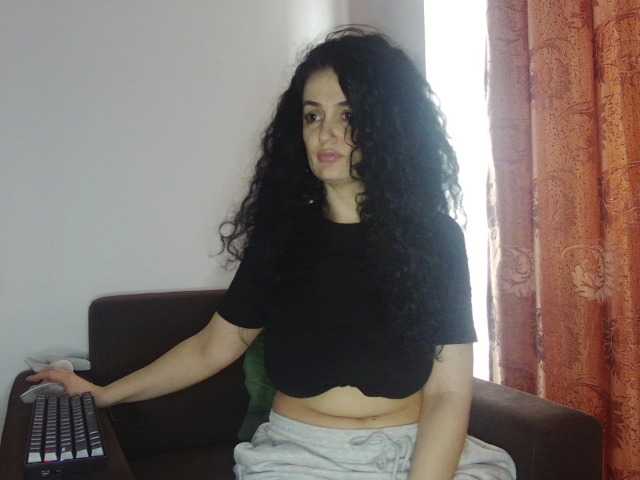 JadeLure's BongaCams show and profile