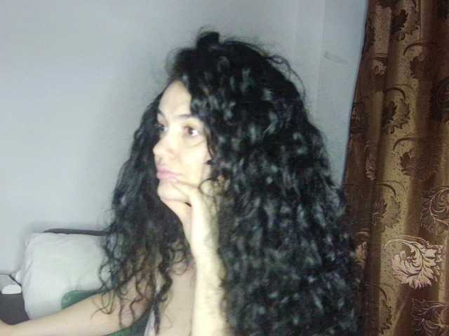 JadeLure's BongaCams show and profile