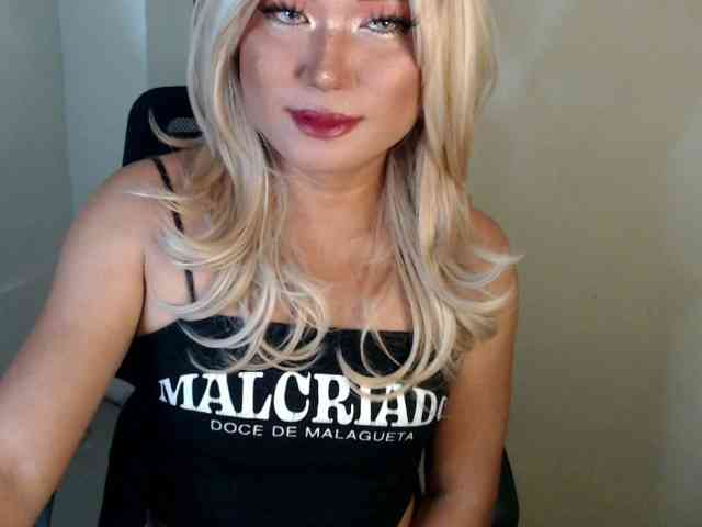 Elizabethfucker69 Live Webcam on BongaCams