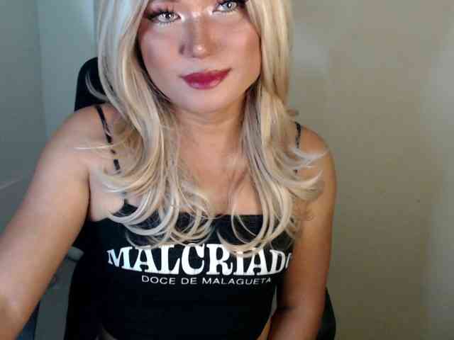 Elizabethfucker6... Live Webcam on BongaCams
