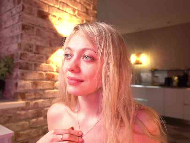 favdream Live Webcam on BongaCams