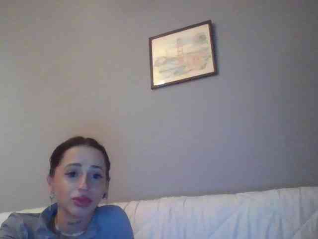 uwu-Monica webcam