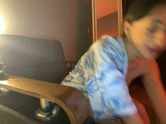 uwu-Monica webcam