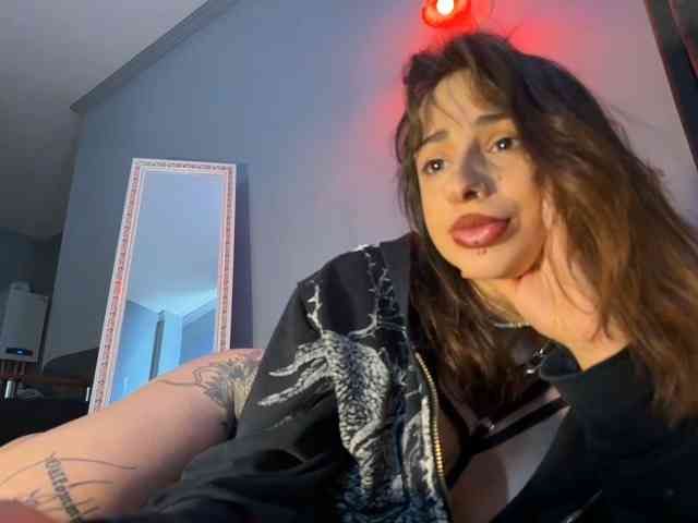 uwu-Monica webcam