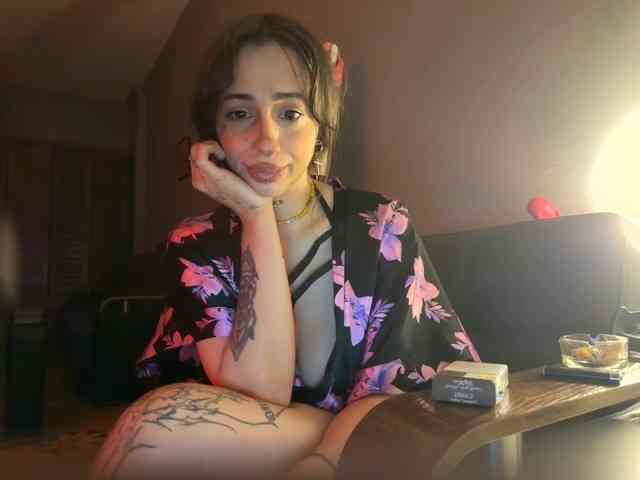 uwu-Monica webcam