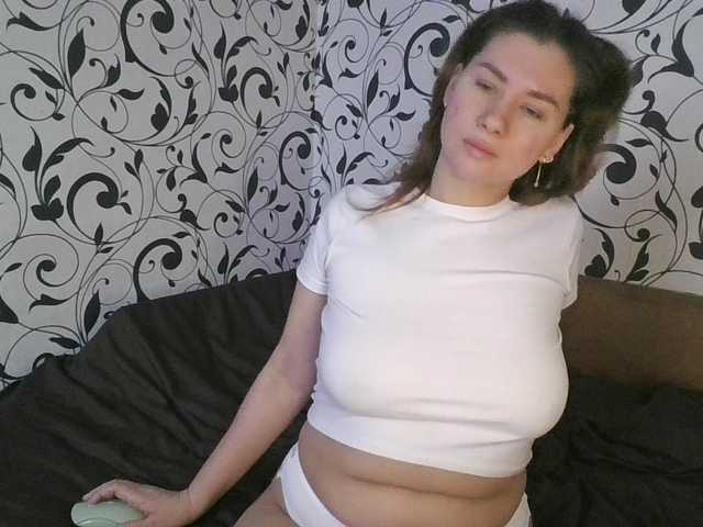 YourEmilie's BongaCams show and profile