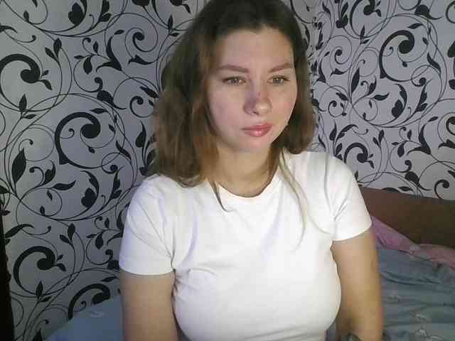 YourEmilie webcam