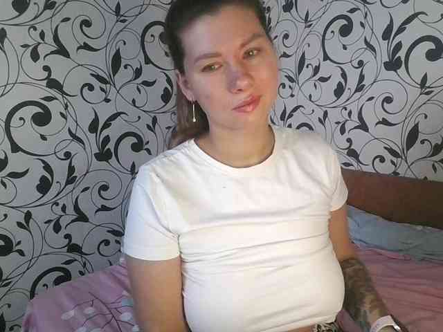 YourEmilie webcam