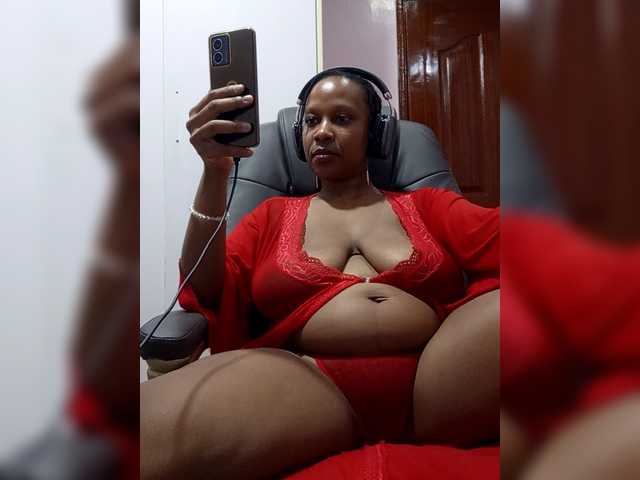 CandyLove's BongaCams show and profile